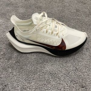 Nike Zoom gravity running shoe